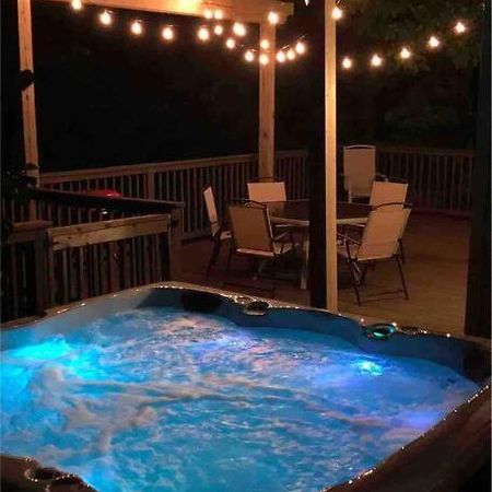 Driftwood Cottage With Hot Tub On Lake Cumberland Russell Springs Bagian luar foto