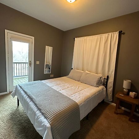 Driftwood Cottage With Hot Tub On Lake Cumberland Russell Springs Bagian luar foto