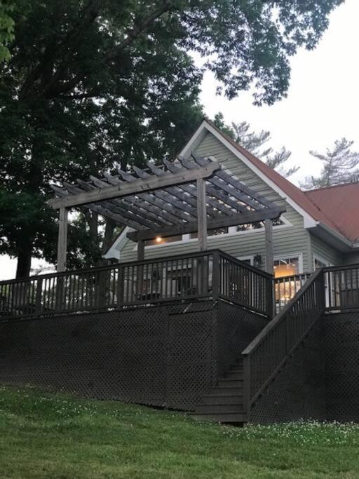 Driftwood Cottage With Hot Tub On Lake Cumberland Russell Springs Bagian luar foto
